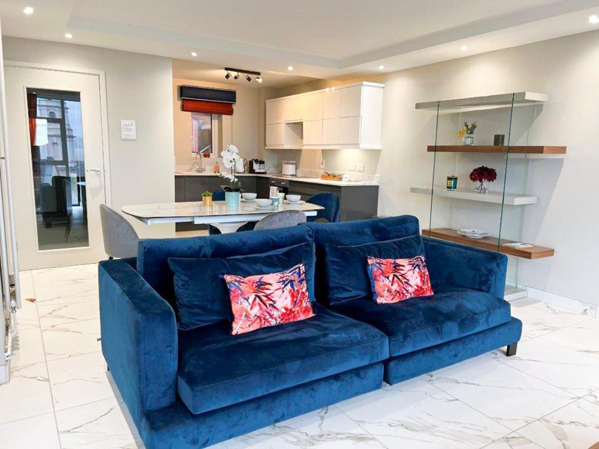 Modern Luxurious Apartment W/ Patio Balcony & View Jordanstown المظهر الخارجي الصورة